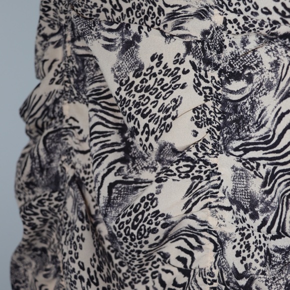 J.O.A. Ruched Mini Dress - Picture 2 of 5